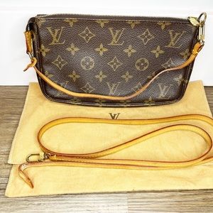 Louis Vuitton pochette accessoires both straps